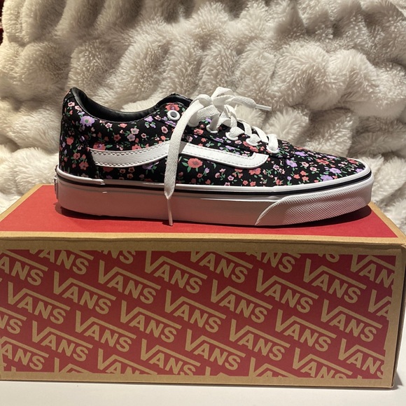 Vans Shoes - Brand new vans with flowers